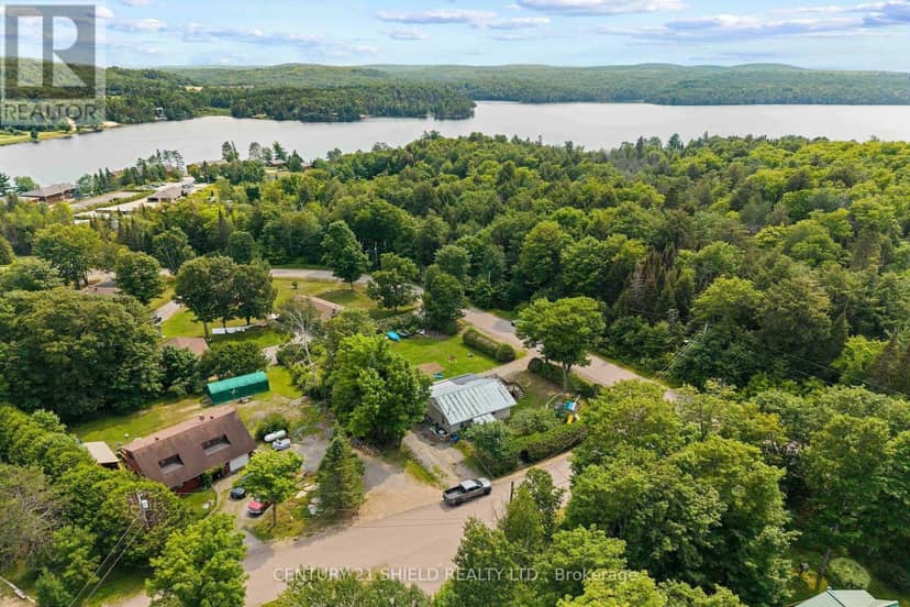 121 Maple Drive, South Algonquin, photo 2