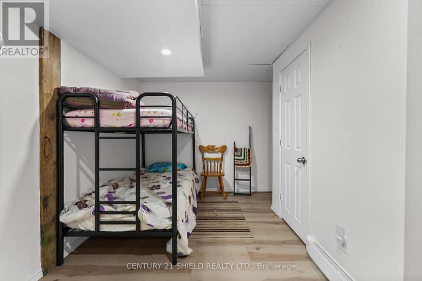 121 Maple Drive — photo 31 of 40