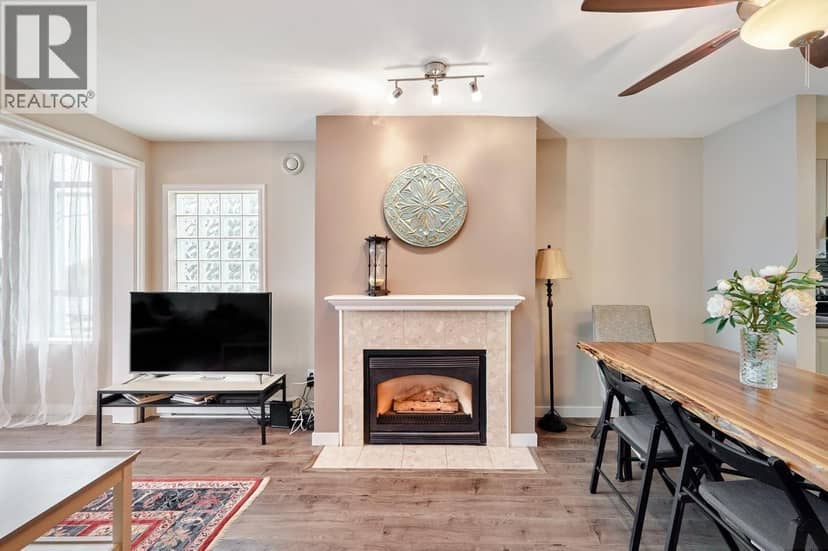 307 855 W 16TH STREET, North Vancouver, photo 2
