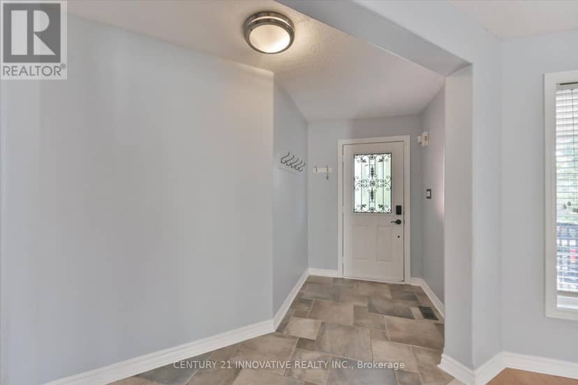 28 Empire Drive — photo 3 of 40