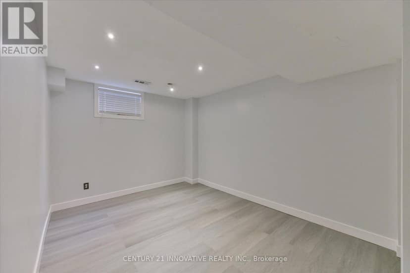 28 Empire Drive — photo 34 of 40