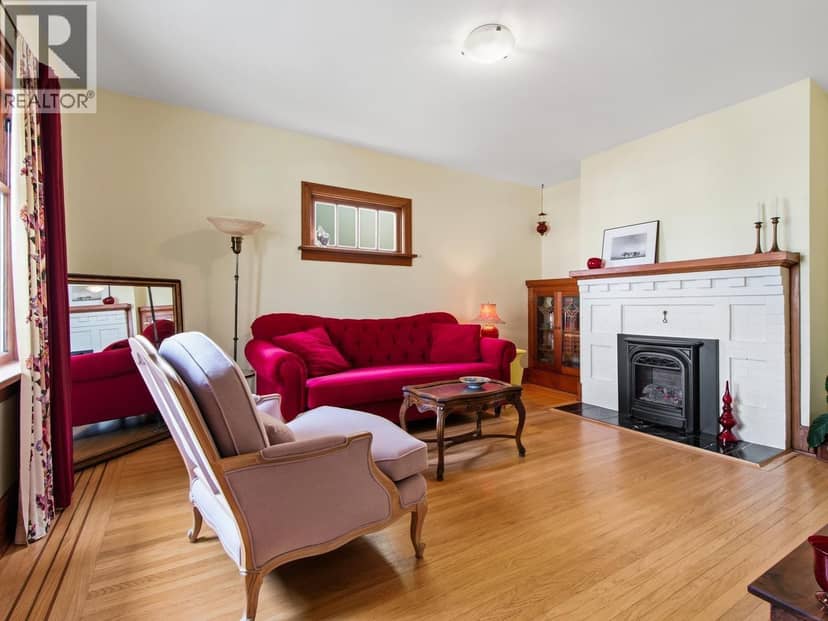 2076 TURNER STREET, Vancouver, photo 3