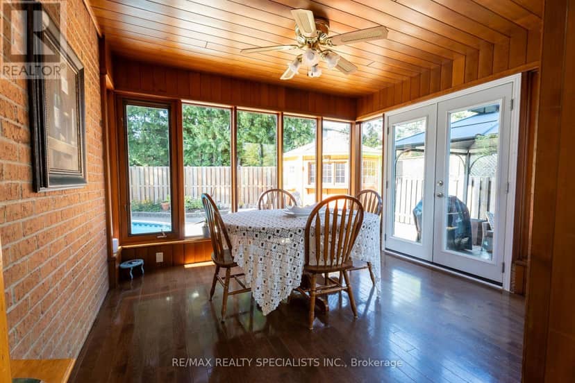 39 Parkside Drive — photo 13 of 40