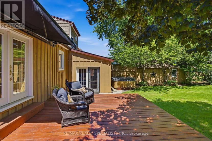 11 Kingsway Boulevard — photo 10 of 40