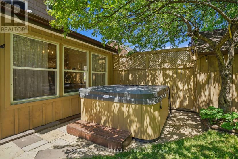 11 Kingsway Boulevard — photo 12 of 40