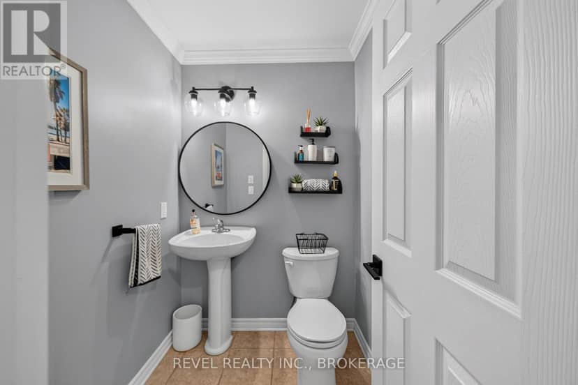 695 Fieldstone Drive — photo 11 of 40