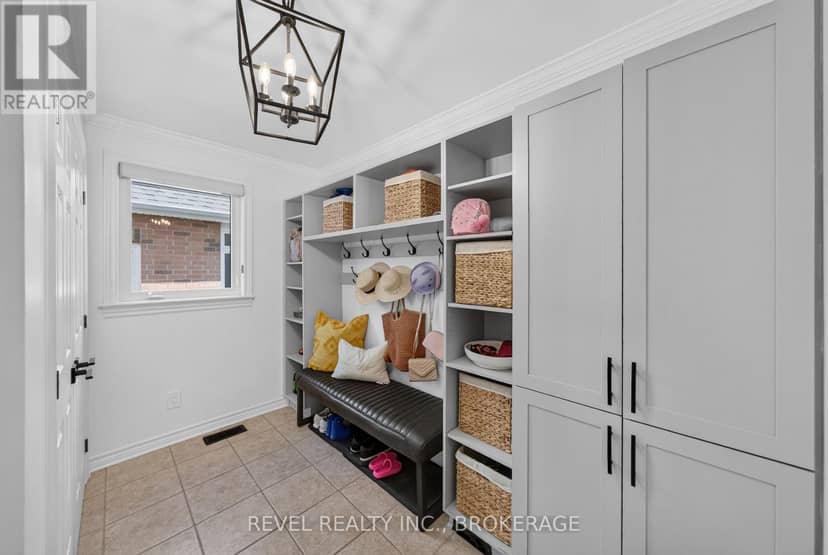 695 Fieldstone Drive — photo 12 of 40