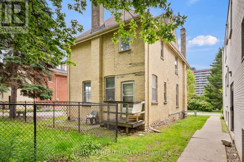 202 Sydenham Street — photo 5 of 23