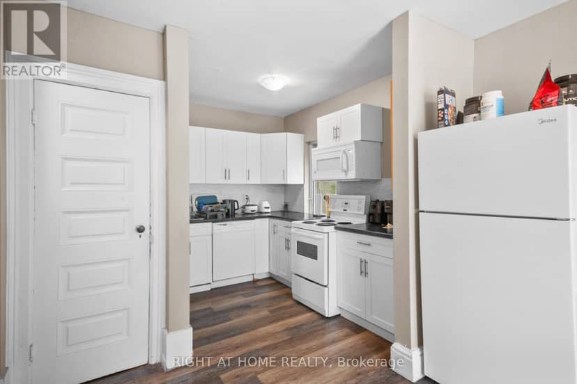 202 Sydenham Street — photo 9 of 23