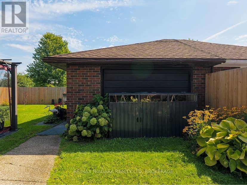 137 Wellington Street — photo 37 of 40