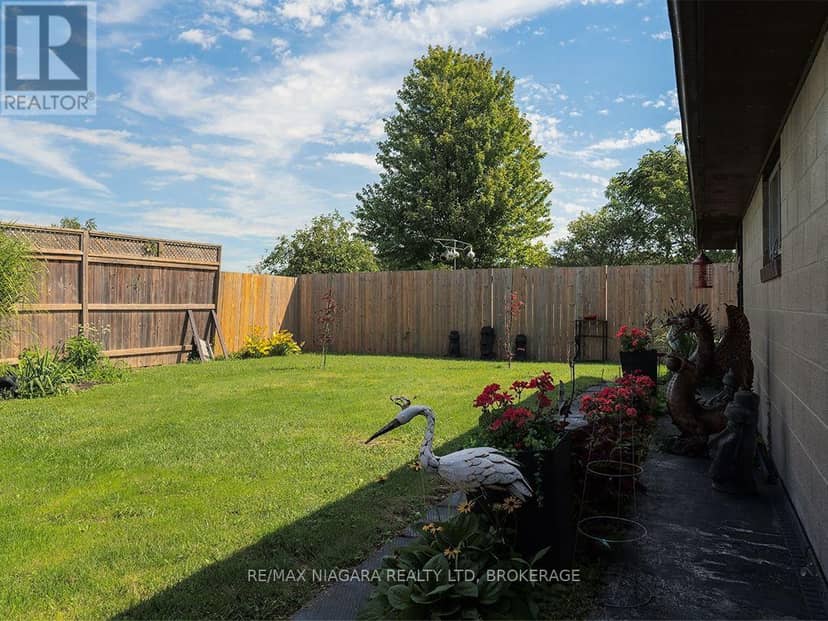 137 Wellington Street — photo 38 of 40