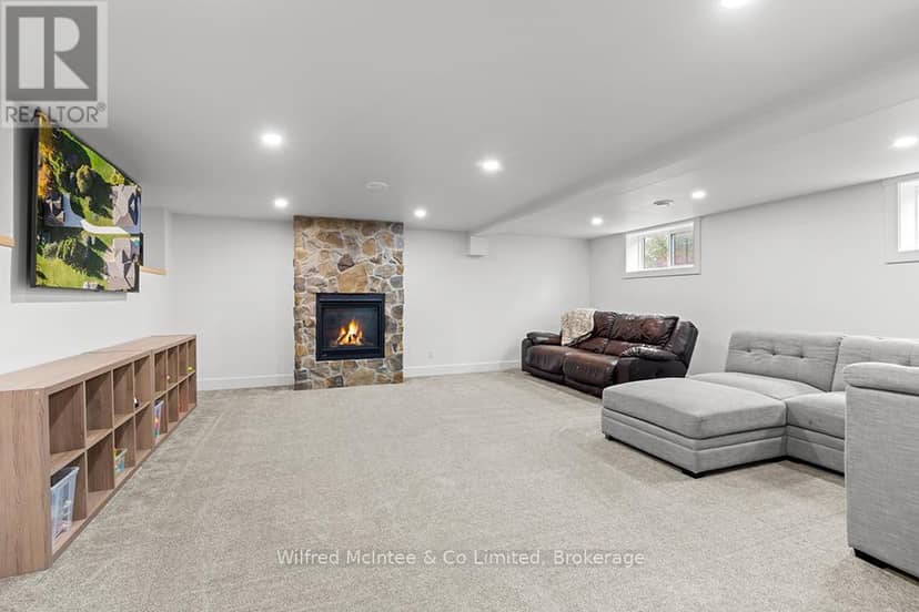 72 Victoria Street S — photo 31 of 40