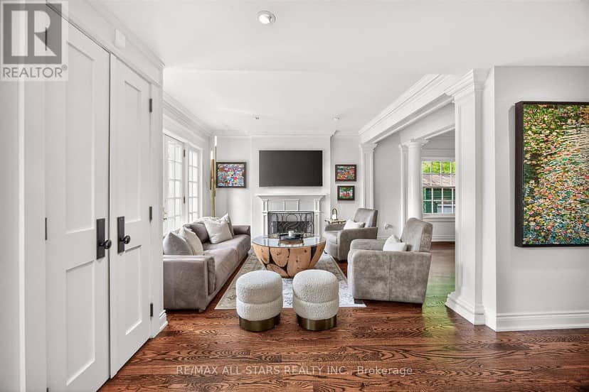 30 Edgewood Crescent — photo 10 of 40