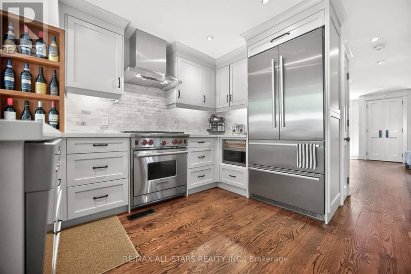 30 Edgewood Crescent — photo 15 of 40