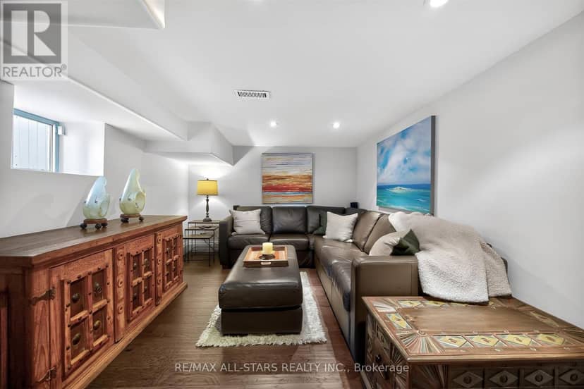30 Edgewood Crescent — photo 39 of 40