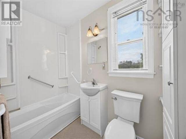 4302 Highway 6 — photo 17 of 40