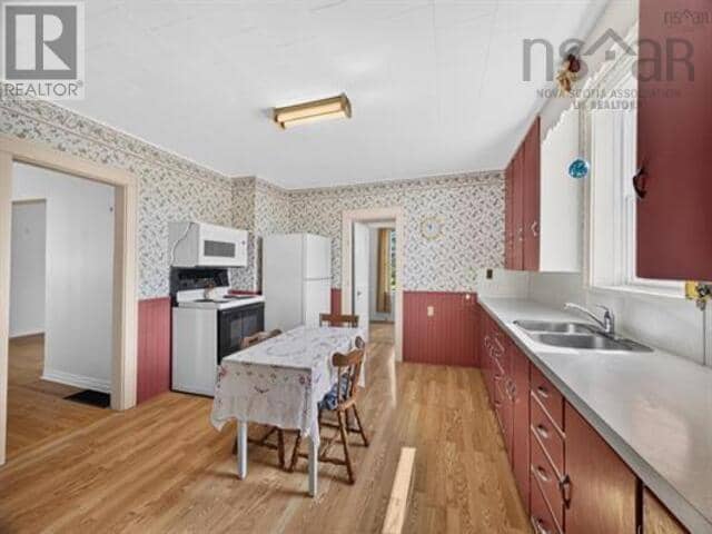 4302 Highway 6 — photo 14 of 40