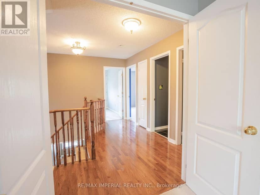 18 Windbreak Crescent — photo 14 of 24