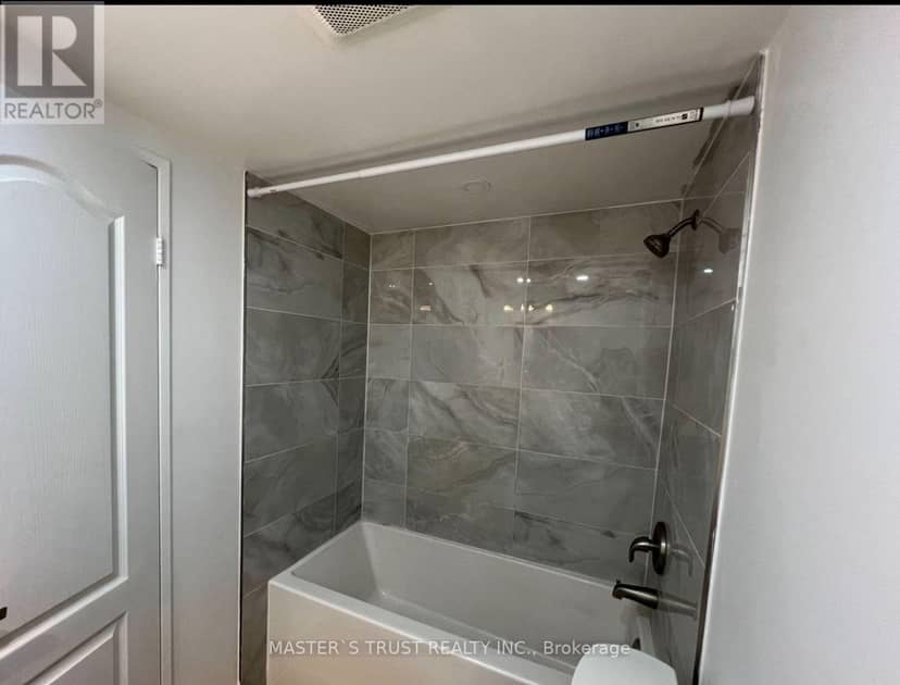 201 - 330 Dixon Road E, Toronto, photo 8