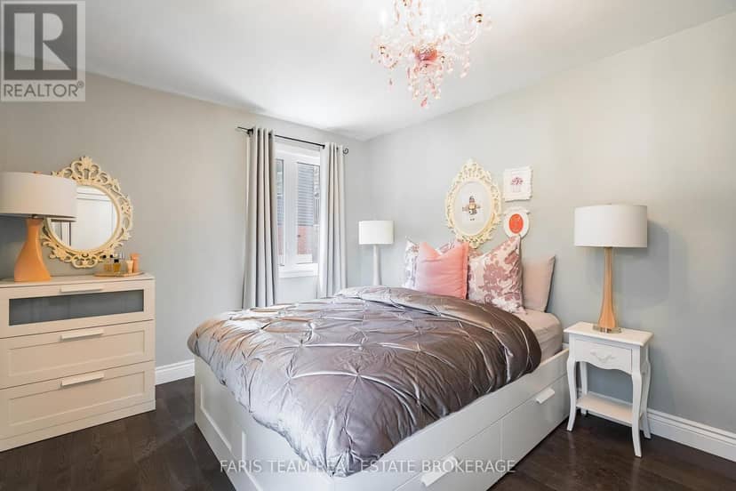 10 Karen Crescent — photo 13 of 35