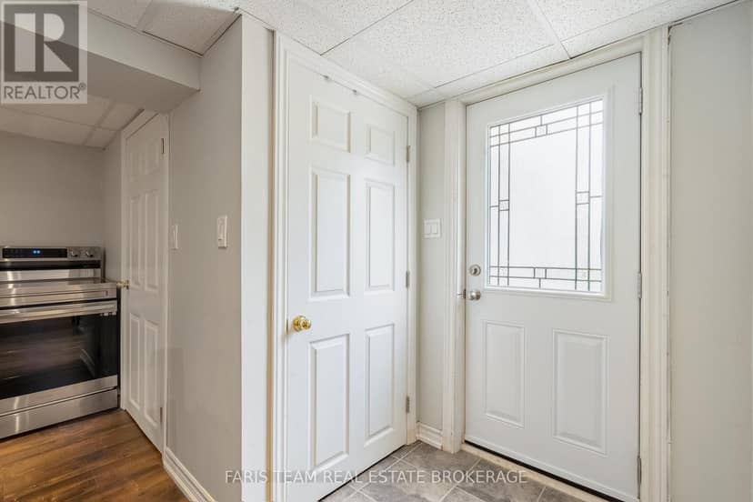 10 Karen Crescent — photo 19 of 35
