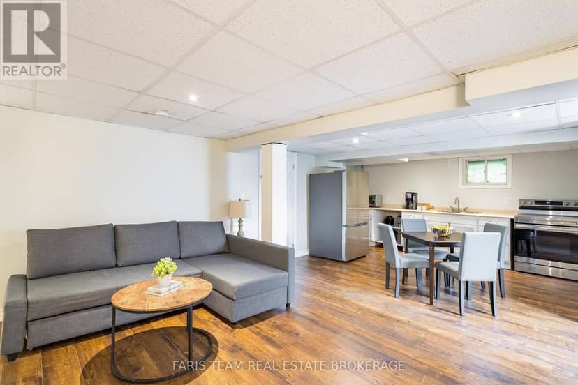 10 Karen Crescent — photo 23 of 35