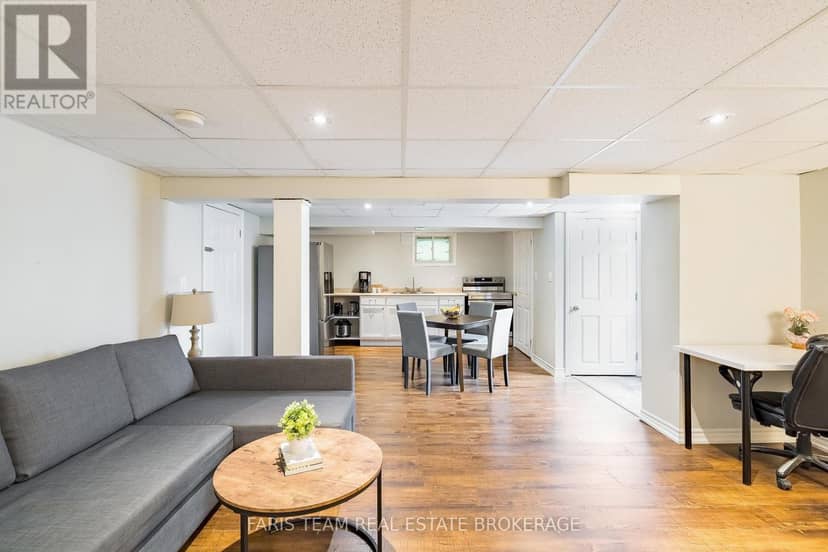 10 Karen Crescent — photo 24 of 35