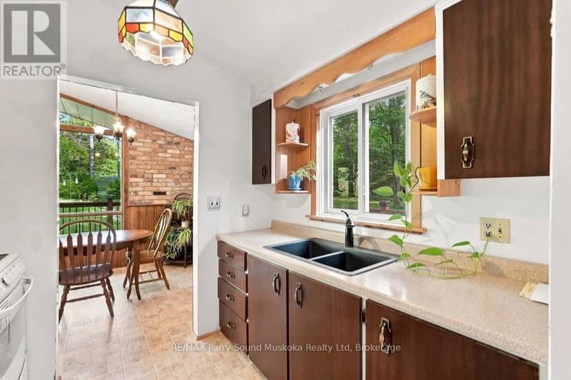 10 Magor Drive — photo 11 of 31