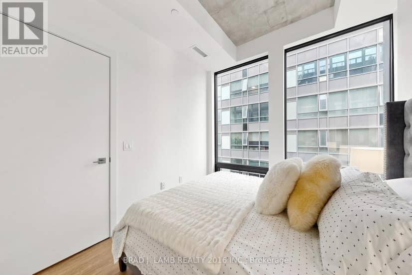808 - 284 King Street E — photo 12 of 21