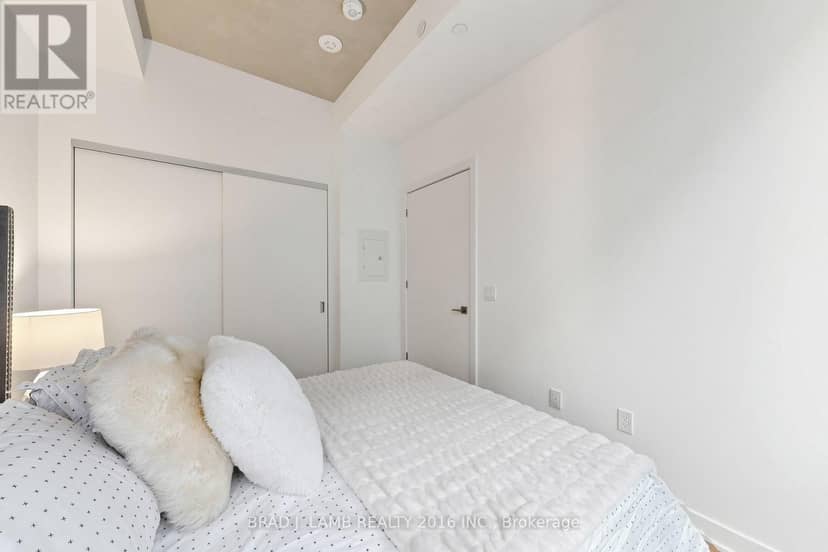 808 - 284 King Street E — photo 13 of 21