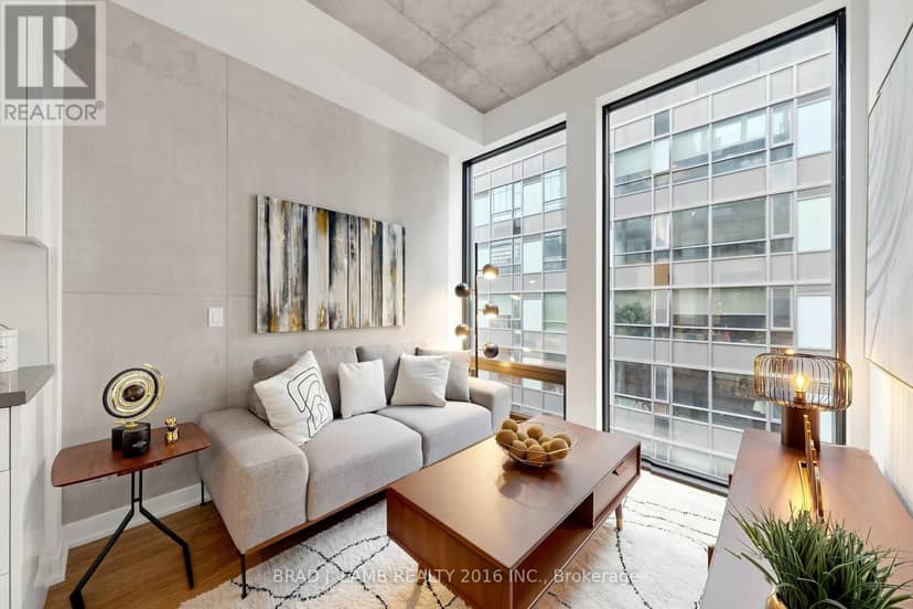 808 - 284 King Street E — photo 3 of 21