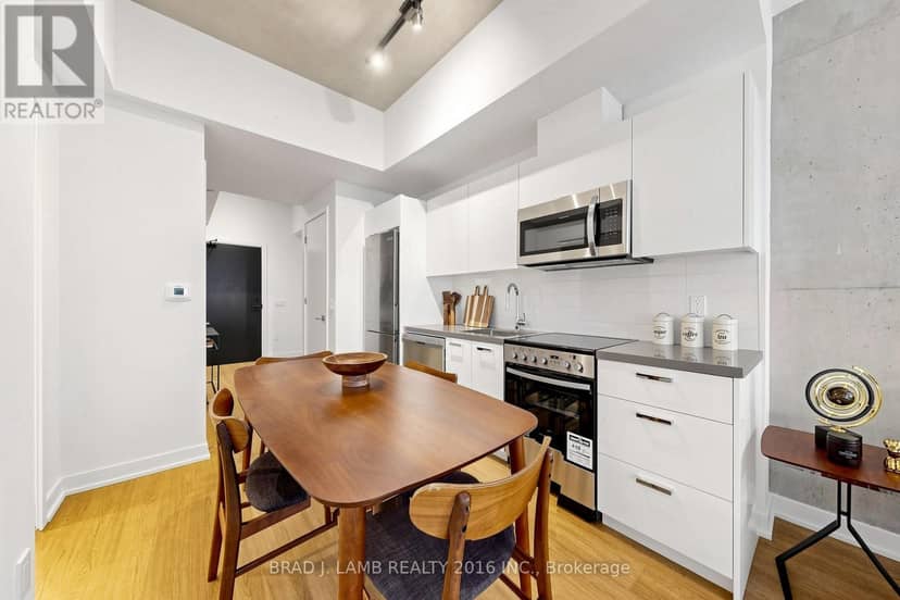 808 - 284 King Street E — photo 7 of 21