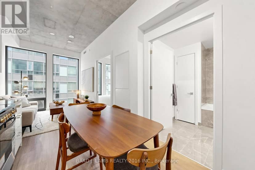 808 - 284 King Street E — photo 8 of 21