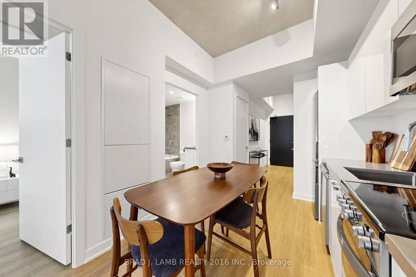 808 - 284 King Street E — photo 9 of 21