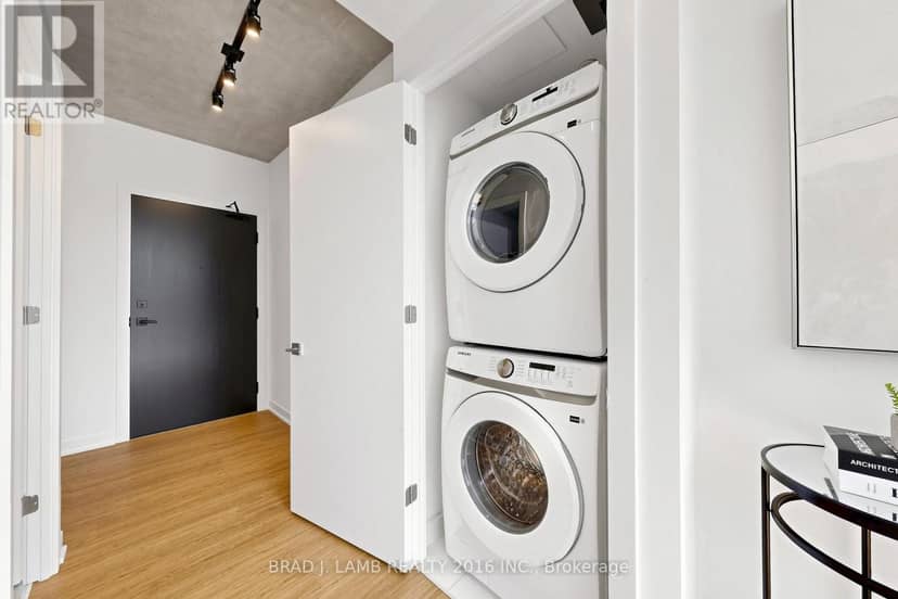 1505 - 284 King Street E — photo 23 of 34
