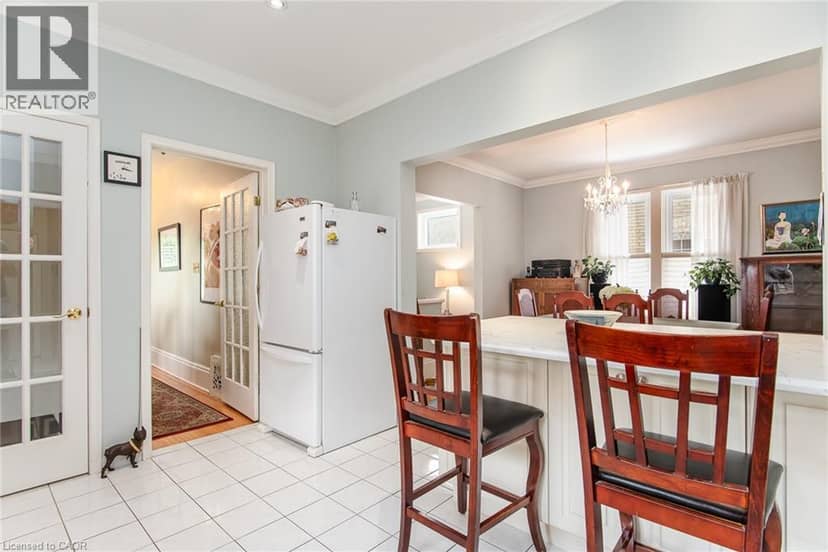 32 SAMUEL Street — photo 16 of 40