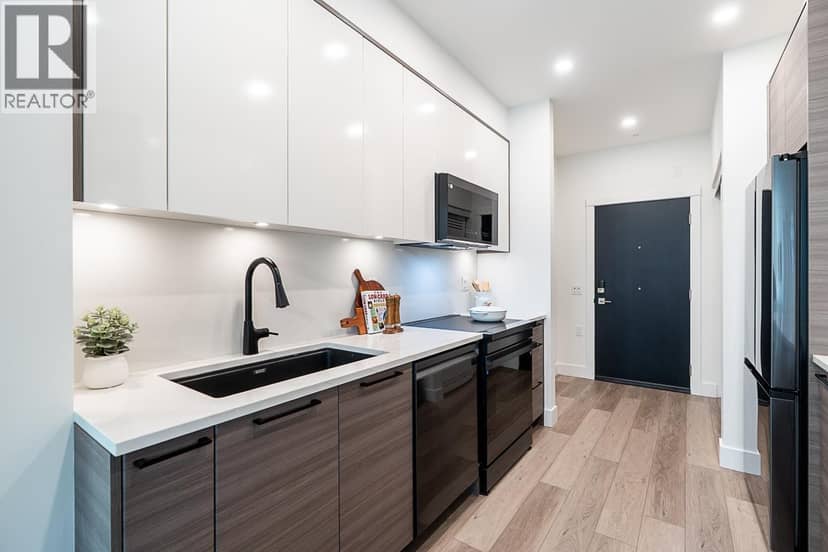 202 422 Lakewood Drive, Vancouver, photo 2