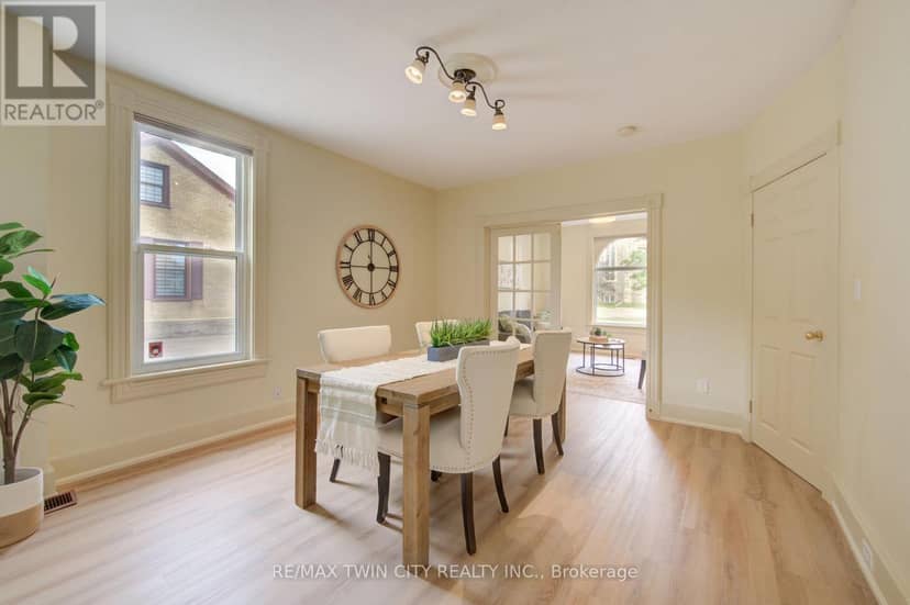9 Salisbury Avenue — photo 10 of 30