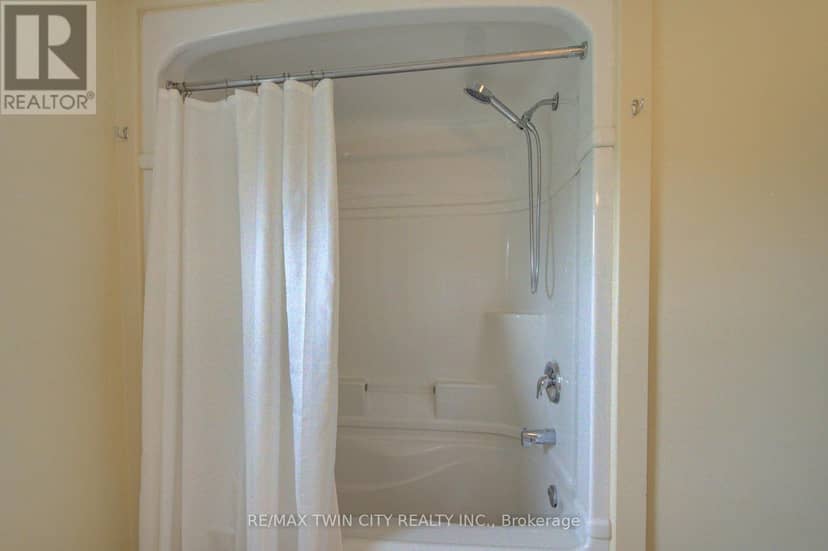 9 Salisbury Avenue — photo 18 of 30