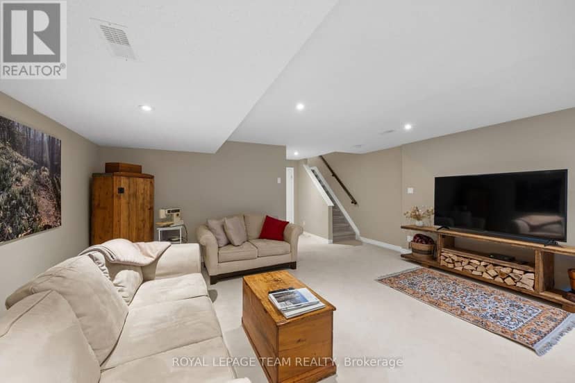 1196 Tischart Crescent — photo 33 of 40