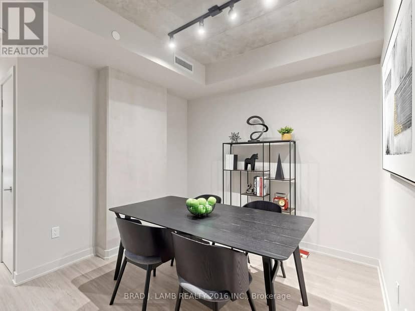 505 - 284 King Street E — photo 6 of 40