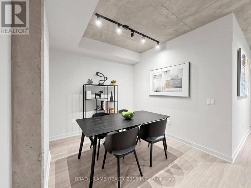 505 - 284 King Street E — photo 7 of 40