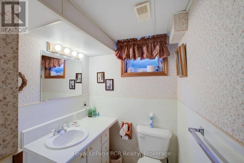 114 Preston Street S — photo 25 of 33