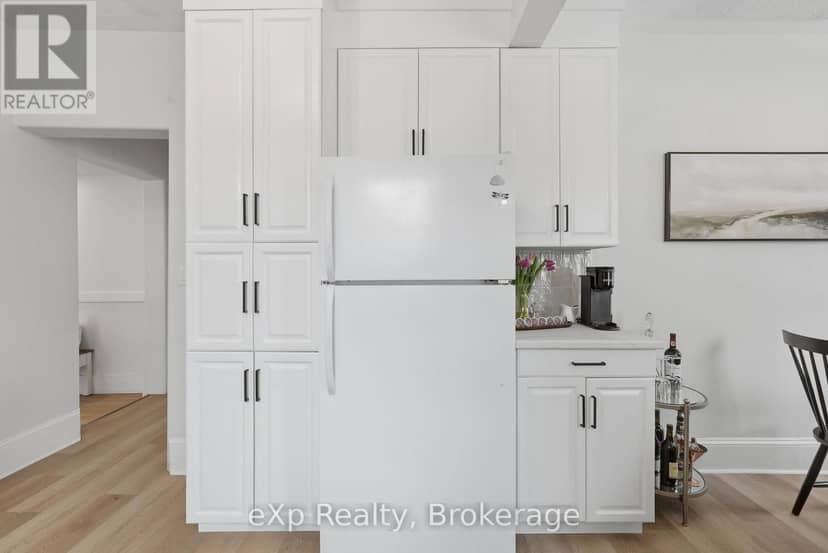 255 Waterloo Street — photo 17 of 40