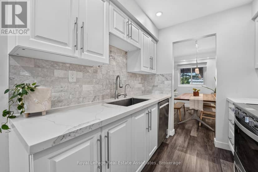 8 - 59 Maple Avenue — photo 13 of 40