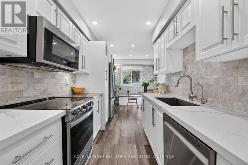 8 - 59 Maple Avenue — photo 2 of 40