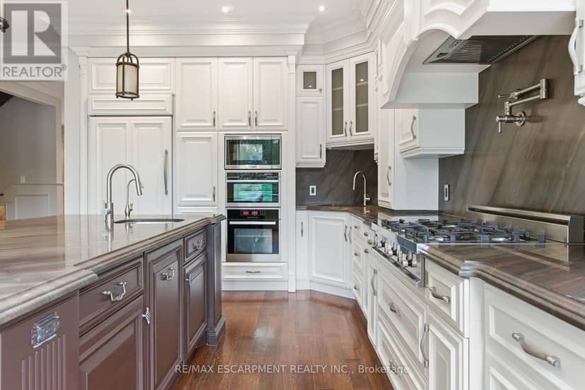 1366 Wilson Avenue — photo 11 of 40