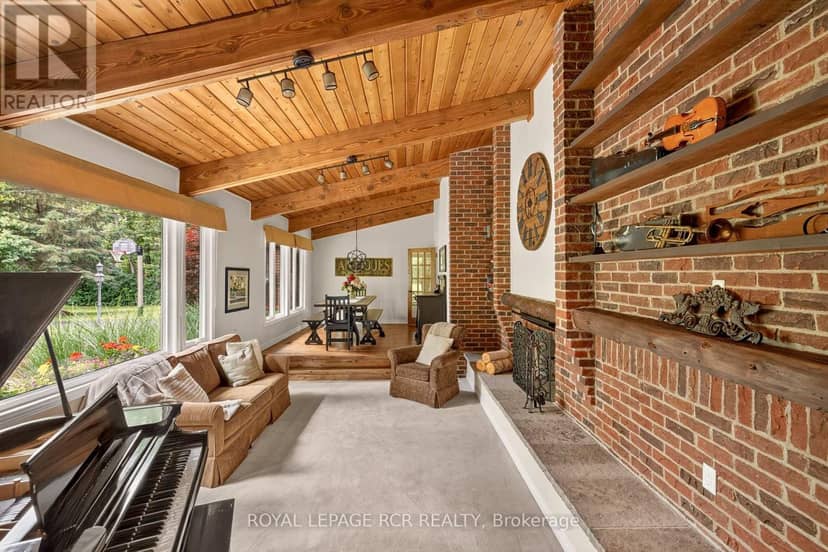 308339 Hockley Road — photo 11 of 40