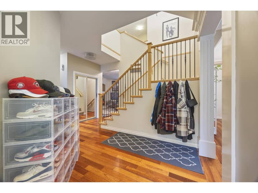 115 EAGLE PASS, Port Moody, photo 5