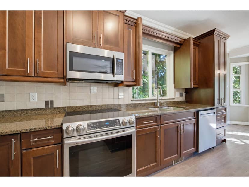 8886 EMIRY STREET, Mission, photo 4
